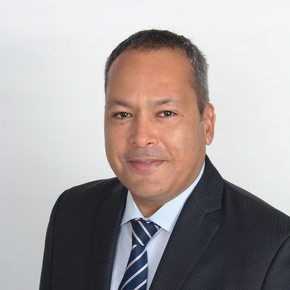 Consultant Ricardo Gomez