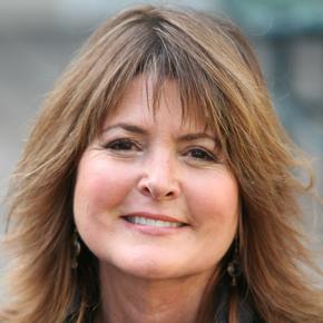 Editor Victoria Nagel Hauzy